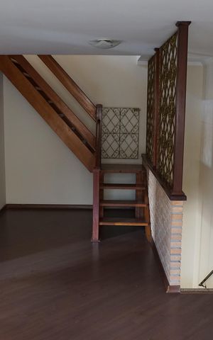 Casa à venda com 350m², 3 quartos e 3 vagasSala de TV