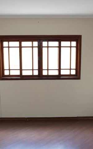 Casa à venda com 350m², 3 quartos e 3 vagasSala de TV