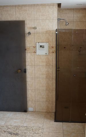 Casa à venda com 350m², 3 quartos e 3 vagasBanheiro da Suíte