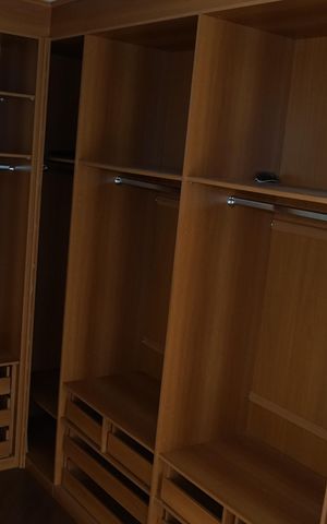 Casa à venda com 350m², 3 quartos e 3 vagasCloset da suíte