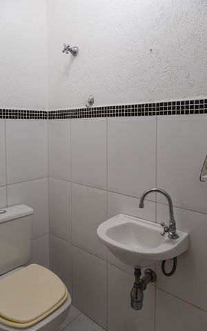 Casa de condomínio à venda com 113m², 3 quartos e 2 vagasLavabo