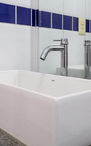 Casa de condomínio à venda com 113m², 3 quartos e 2 vagasBanheiro social
