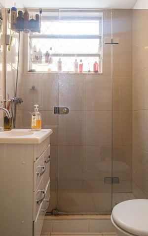 Apartamento à venda com 75m², 2 quartos e sem vaga Apartamento à venda com 75m², 2 quartos e sem vagaBanheiro