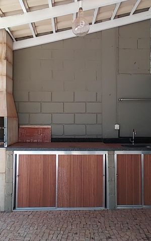 Casa de condomínio para alugar com 135m², 4 quartos e 2 vagas