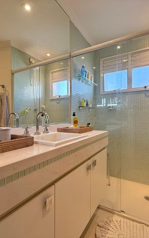 Apartamento à venda com 320m², 4 quartos e 4 vagasBanheiro Social 