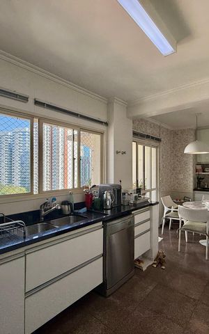 Apartamento à venda com 320m², 4 quartos e 4 vagasCozinha 