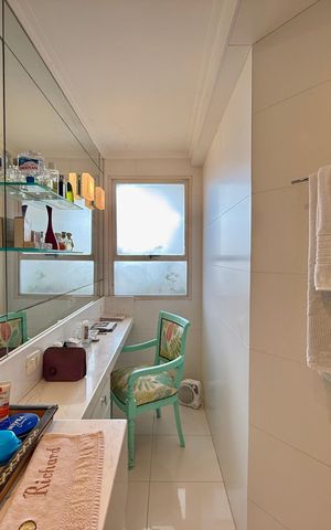 Apartamento à venda com 320m², 4 quartos e 4 vagasBanheiro Suíte 
