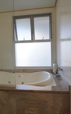 Apartamento para alugar com 206m², 4 quartos e 3 vagasBanheira da Suíte 3