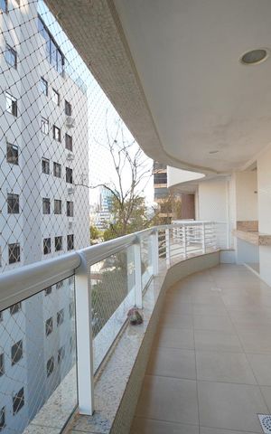 Apartamento para alugar com 206m², 4 quartos e 3 vagasSacada