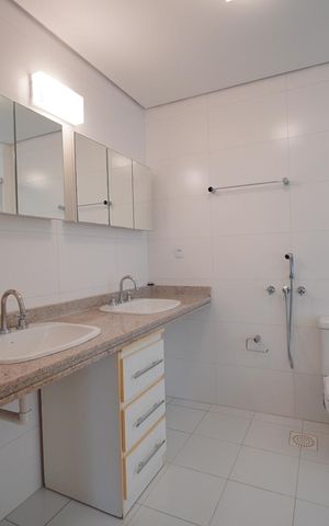 Apartamento para alugar com 206m², 4 quartos e 3 vagasBanheiro da Suíte 3