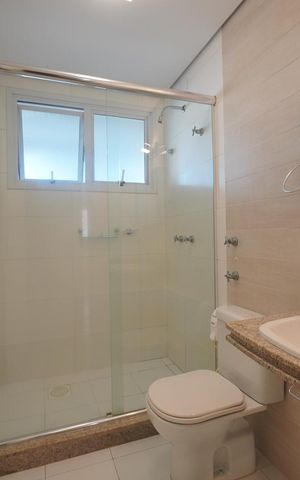 Apartamento para alugar com 206m², 4 quartos e 3 vagasBanheiro da Suíte 1