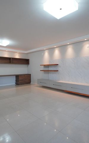 Apartamento para alugar com 206m², 4 quartos e 3 vagasSala