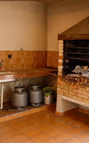 Casa à venda com 137m², 3 quartos e 4 vagas Casa à venda com 137m², 3 quartos e 4 vagasÁrea comum - Churrasqueira