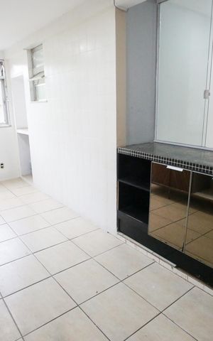 Apartamento para alugar com 100m², 2 quartos e 2 vagasCozinha