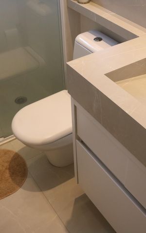 Apartamento à venda com 104m², 2 quartos e 2 vagasBanheiro 1