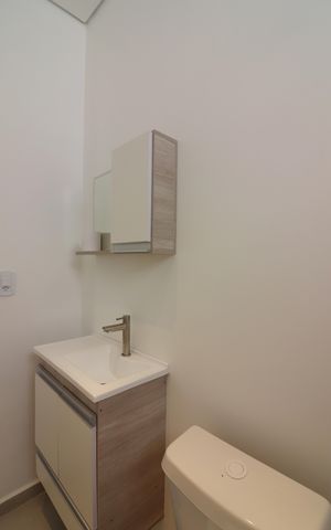 Casa para alugar com 111m², 3 quartos e 2 vagasBanheiro Social