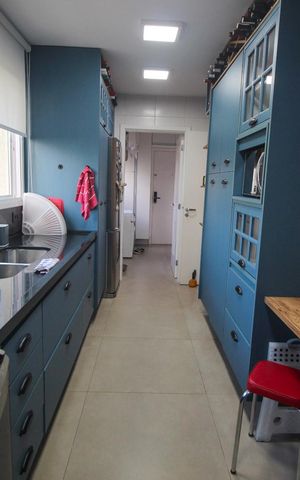 Apartamento à venda com 193m², 3 quartos e 4 vagasCozinha e Área de Serviço