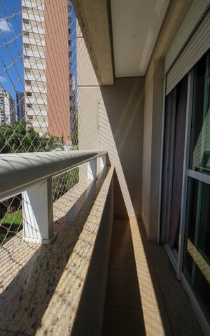 Apartamento à venda com 193m², 3 quartos e 4 vagasVaranda da Suíte 1