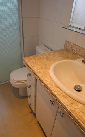 Apartamento à venda com 193m², 3 quartos e 4 vagasBanheiro da Suíte 2