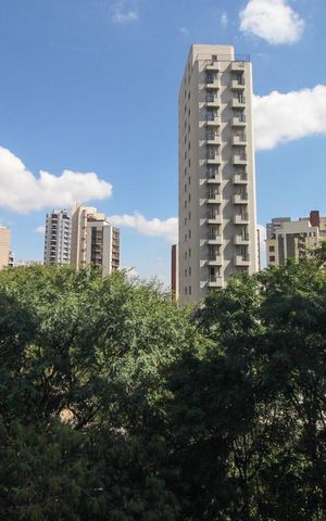 Apartamento à venda com 193m², 3 quartos e 4 vagasVista da Suíte 2