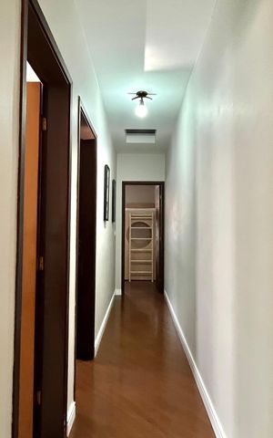 Casa à venda com 156m², 3 quartos e 2 vagasCorredor