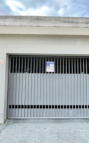 Casa à venda com 156m², 3 quartos e 2 vagasFachada