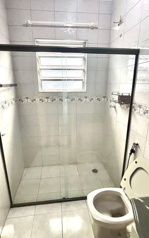 Casa à venda com 240m², 3 quartos e 1 vaga Casa à venda com 240m², 3 quartos e 1 vagaBanheiro da Suíte 1