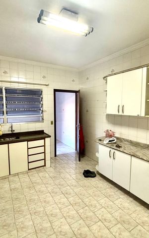 Casa à venda com 240m², 3 quartos e 1 vaga Casa à venda com 240m², 3 quartos e 1 vagaCozinha