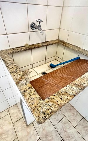 Casa à venda com 240m², 3 quartos e 1 vaga Casa à venda com 240m², 3 quartos e 1 vagaÁrea de Serviço