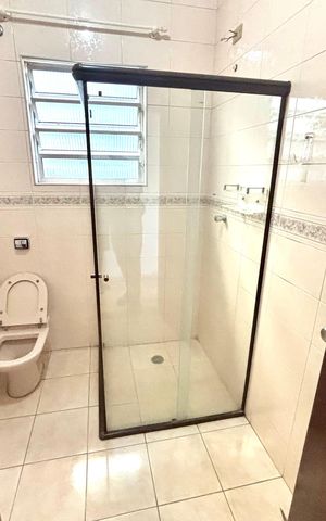 Casa à venda com 240m², 3 quartos e 1 vaga Casa à venda com 240m², 3 quartos e 1 vagaBanheiro 2