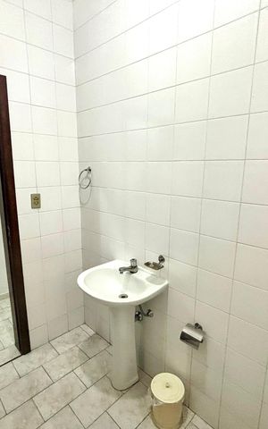 Casa à venda com 240m², 3 quartos e 1 vaga Casa à venda com 240m², 3 quartos e 1 vagaBanheiro 1