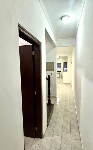 Casa à venda com 240m², 3 quartos e 1 vaga Casa à venda com 240m², 3 quartos e 1 vagaCorredor