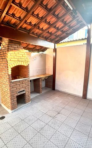 Casa à venda com 240m², 3 quartos e 1 vaga Casa à venda com 240m², 3 quartos e 1 vagaChurrasqueira