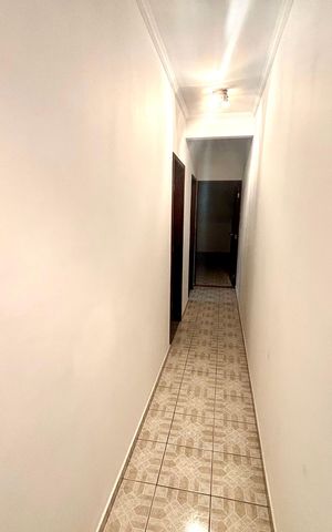 Casa à venda com 240m², 3 quartos e 1 vaga Casa à venda com 240m², 3 quartos e 1 vagaCorredor