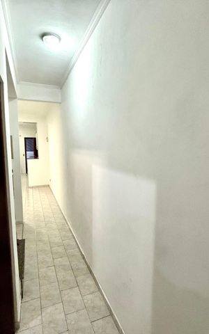 Casa à venda com 240m², 3 quartos e 1 vaga Casa à venda com 240m², 3 quartos e 1 vagaCorredor