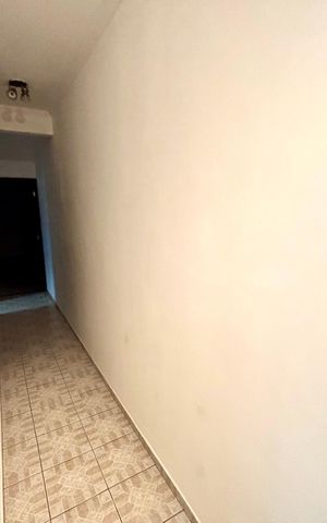 Casa à venda com 240m², 3 quartos e 1 vaga Casa à venda com 240m², 3 quartos e 1 vagaCorredor