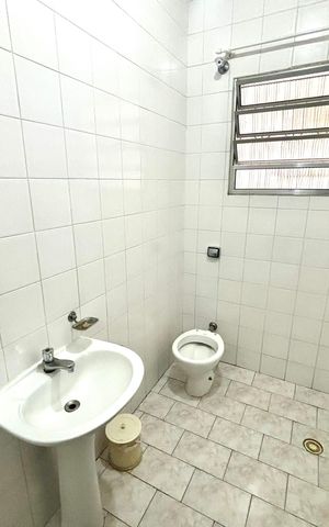 Casa à venda com 240m², 3 quartos e 1 vaga Casa à venda com 240m², 3 quartos e 1 vagaBanheiro 1