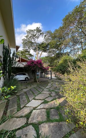 Casa de condomínio para alugar com 200m², 4 quartos e 2 vagas Casa de condomínio para alugar com 200m², 4 quartos e 2 vagasGaragem