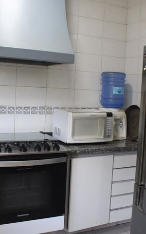 Casa de condomínio para alugar com 200m², 4 quartos e 2 vagas Casa de condomínio para alugar com 200m², 4 quartos e 2 vagasCozinha