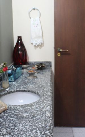 Casa de condomínio para alugar com 200m², 4 quartos e 2 vagas Casa de condomínio para alugar com 200m², 4 quartos e 2 vagasLavabo