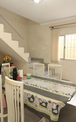 Casa à venda com 240m², 4 quartos e 2 vagasCozinha