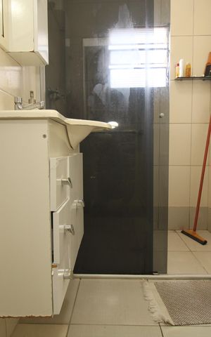 Casa à venda com 240m², 4 quartos e 2 vagasBanheiro da Suíte