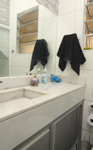Casa à venda com 240m², 4 quartos e 2 vagasBanheiro 2