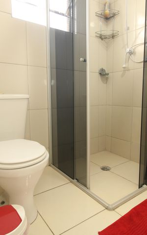 Casa à venda com 240m², 4 quartos e 2 vagasBanheiro 1