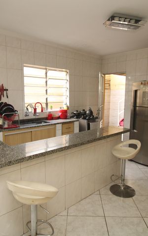 Casa à venda com 240m², 4 quartos e 2 vagasCozinha
