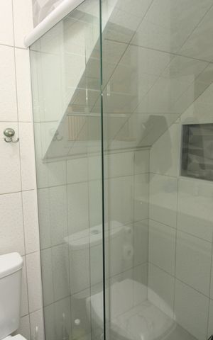 Casa à venda com 240m², 4 quartos e 2 vagasBanheiro 2