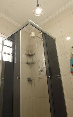 Casa à venda com 240m², 4 quartos e 2 vagasBanheiro 1