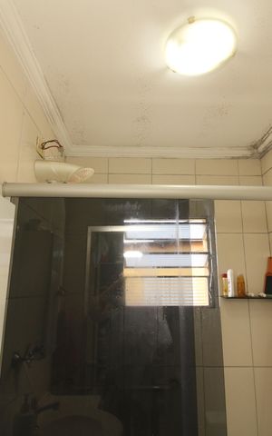 Casa à venda com 240m², 4 quartos e 2 vagasBanheiro da Suíte
