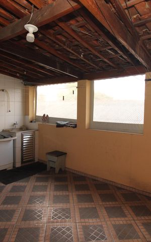 Casa à venda com 240m², 4 quartos e 2 vagasÁrea de Serviço/Churrasqueira