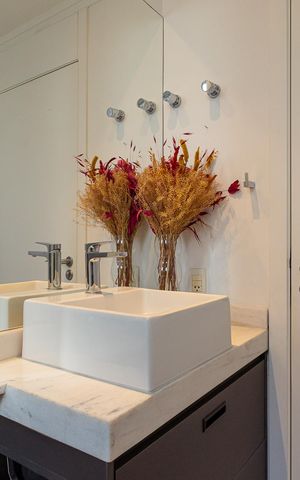 Apartamento à venda com 249m², 4 quartos e 4 vagas Apartamento à venda com 249m², 4 quartos e 4 vagasBanheiro da Suíte 2